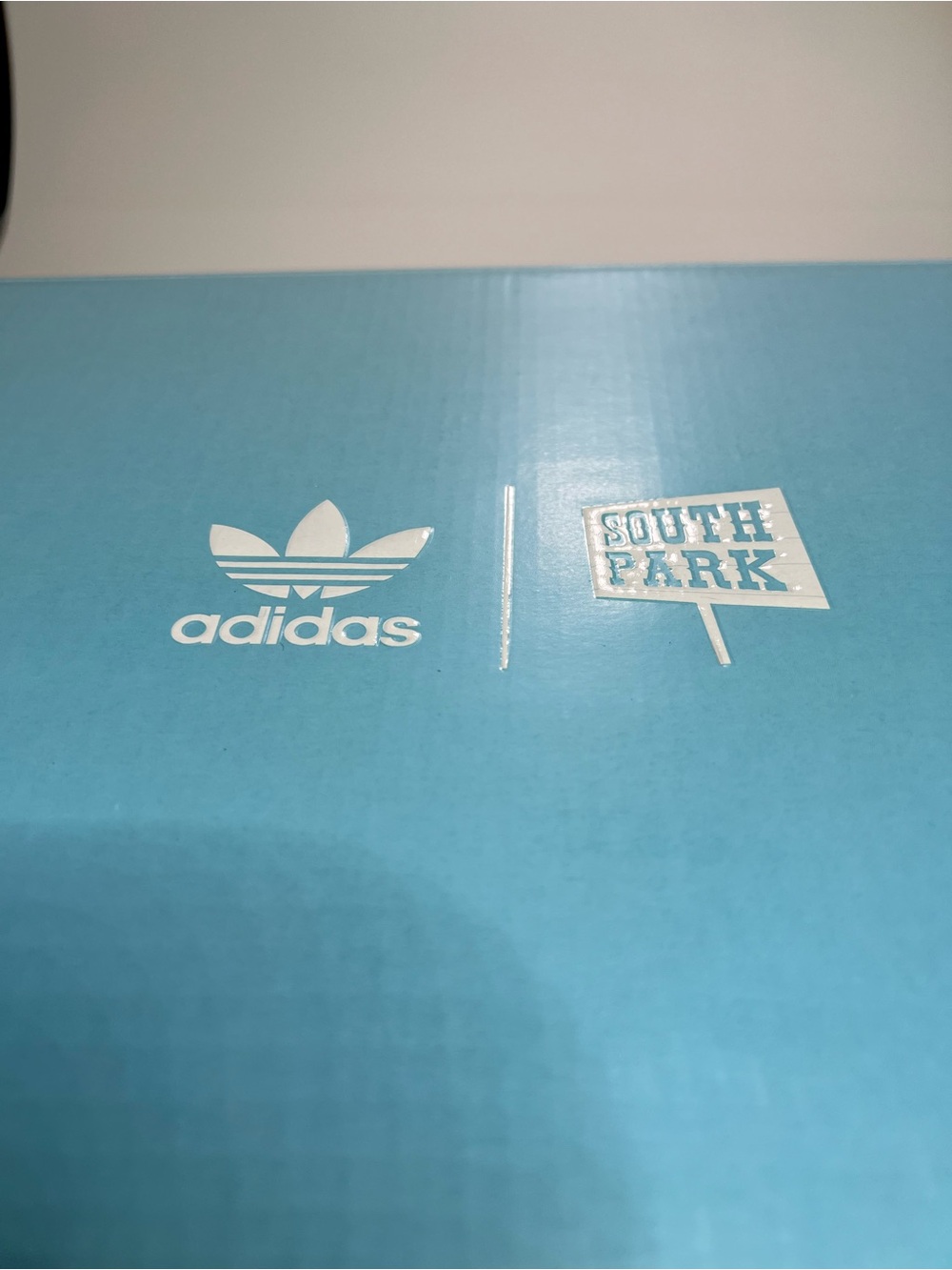 Adidas Superstar South Park edition “Kyle”. Men’s size 13. - Picture 8 of 10